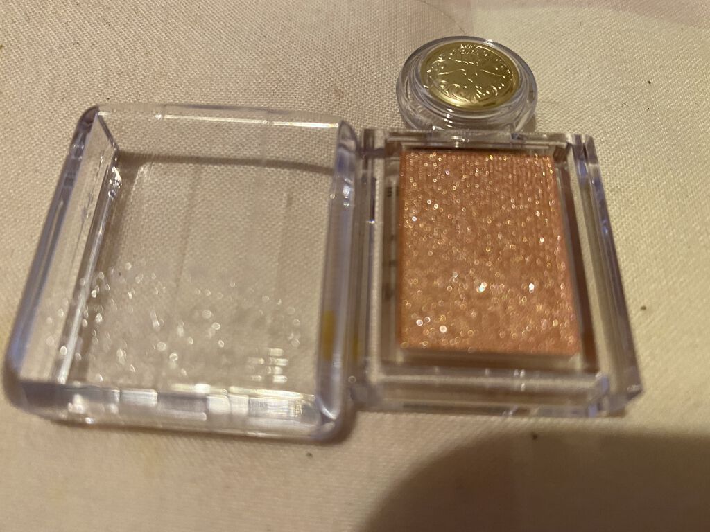 シャドーカスタマイズ/MAJOLICA MAJORCA/単色アイシャドウを使ったクチコミ（3枚目）