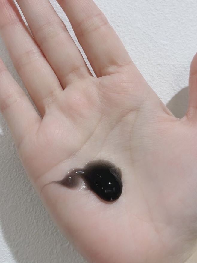 ブラックジェルクレンジング/.akaran/クレンジングジェルを使ったクチコミ（2枚目）