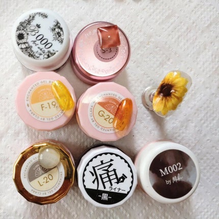 ネイル工房 痛ライナーのクチコミ「向日葵の季節です!
梅雨明けまだだけどー(笑)
花びらを沢山かけると思って、めっちゃ描いてし.....」(3枚目)