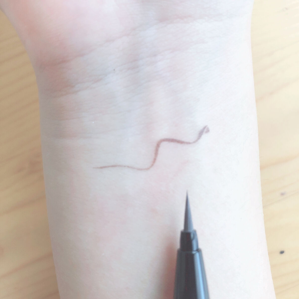 スキルレスライナー/LUMIURGLAS/リキッドアイライナーを使ったクチコミ（3枚目）