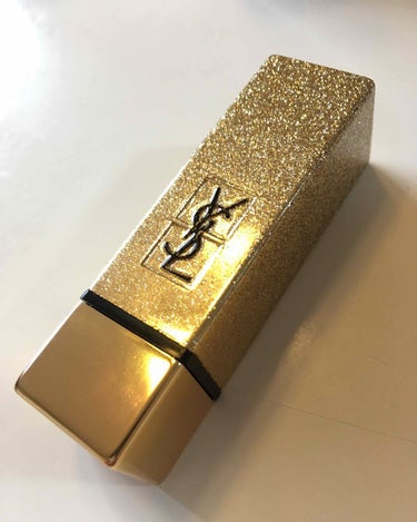 YSL ピュールクチュールコレクター 52
限定デザイン(？)

初めて自分で購入したデパコスです！！！


何年か前に母親から譲ってもらったリップが忘れられず似たものがないかと探していたところ…
思わ