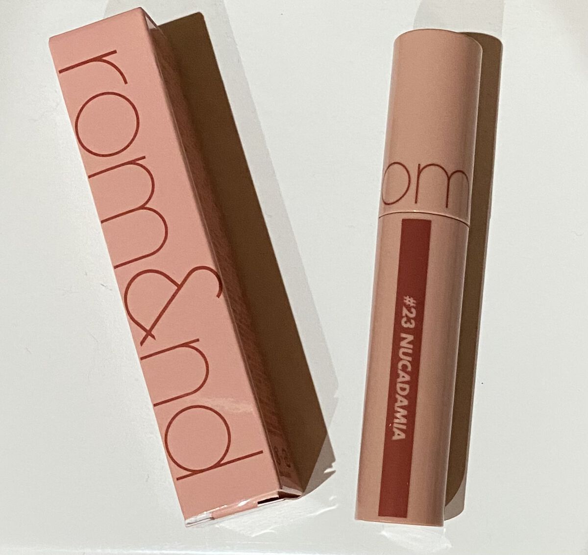 ジューシーラスティングティント/rom&nd/リップティントを使ったクチコミ（1枚目）