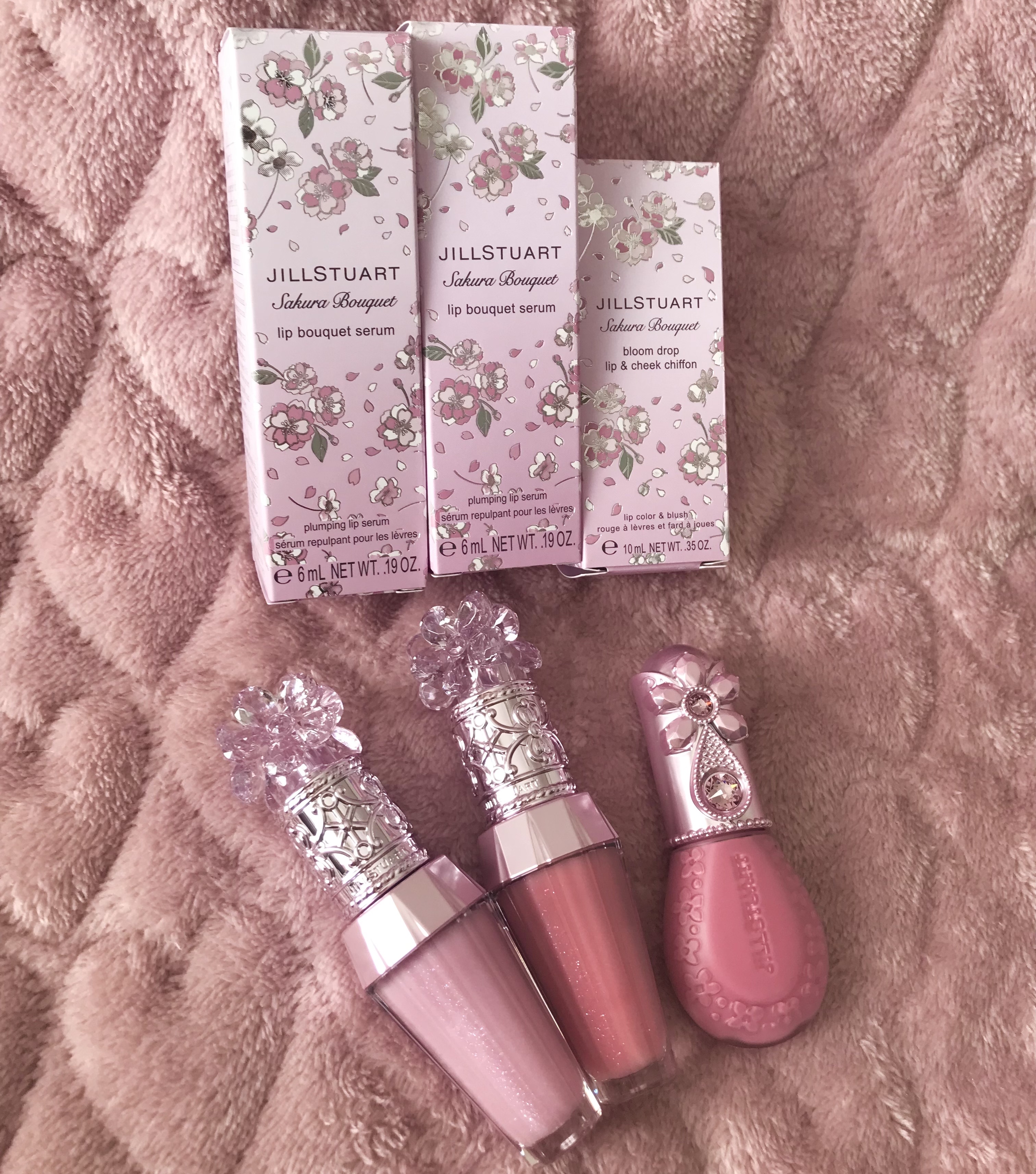 ジルスチュアート　クリスタルブルーム　リップブーケ セラム 105 cherry blossom petals＜サクラブーケ＞ （限定）/JILL STUART/リッププランパーを使ったクチコミ（2枚目）