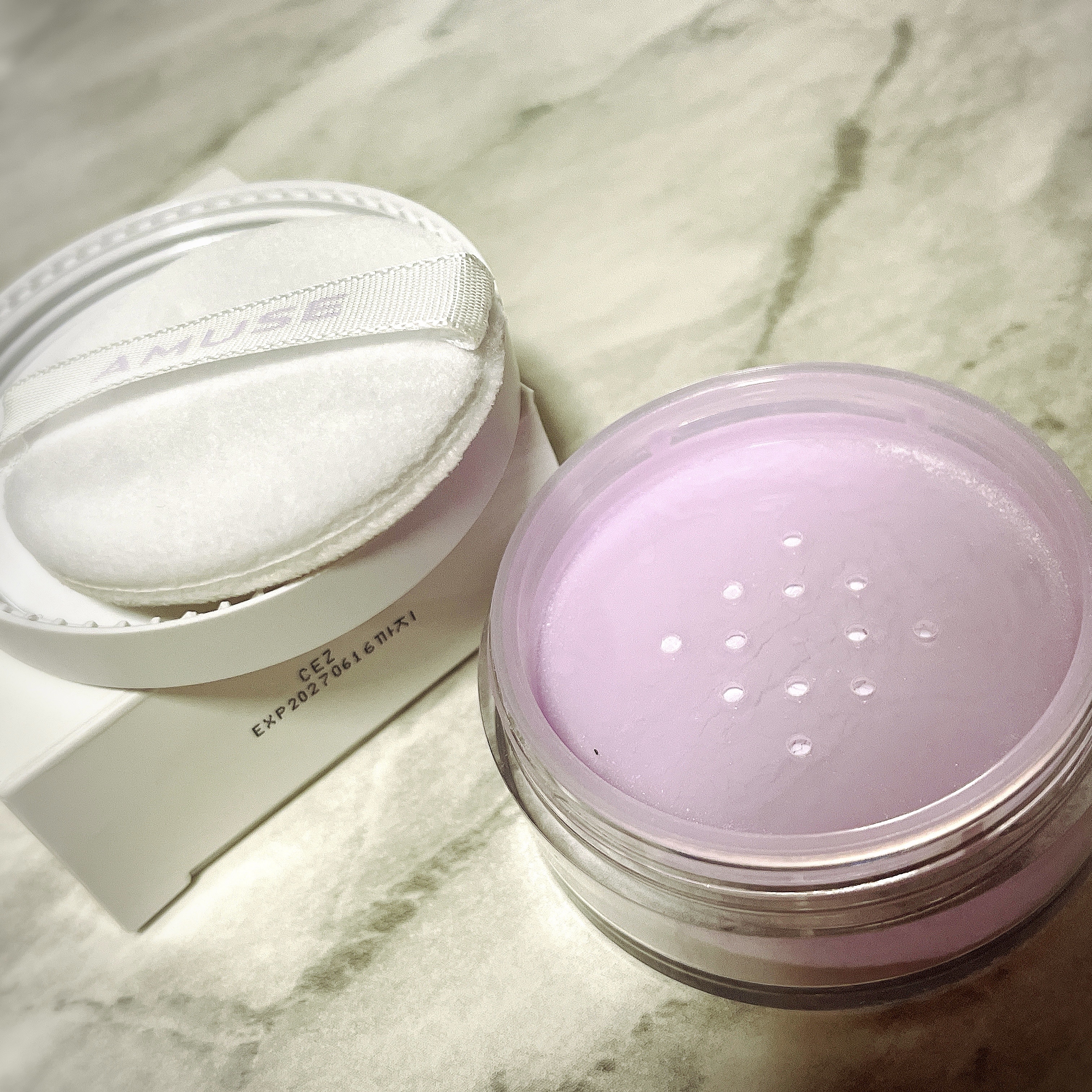 セラミックスキンセバムパウダー 02 バイオレット/AMUSE/ルースパウダーを使ったクチコミ（2枚目）