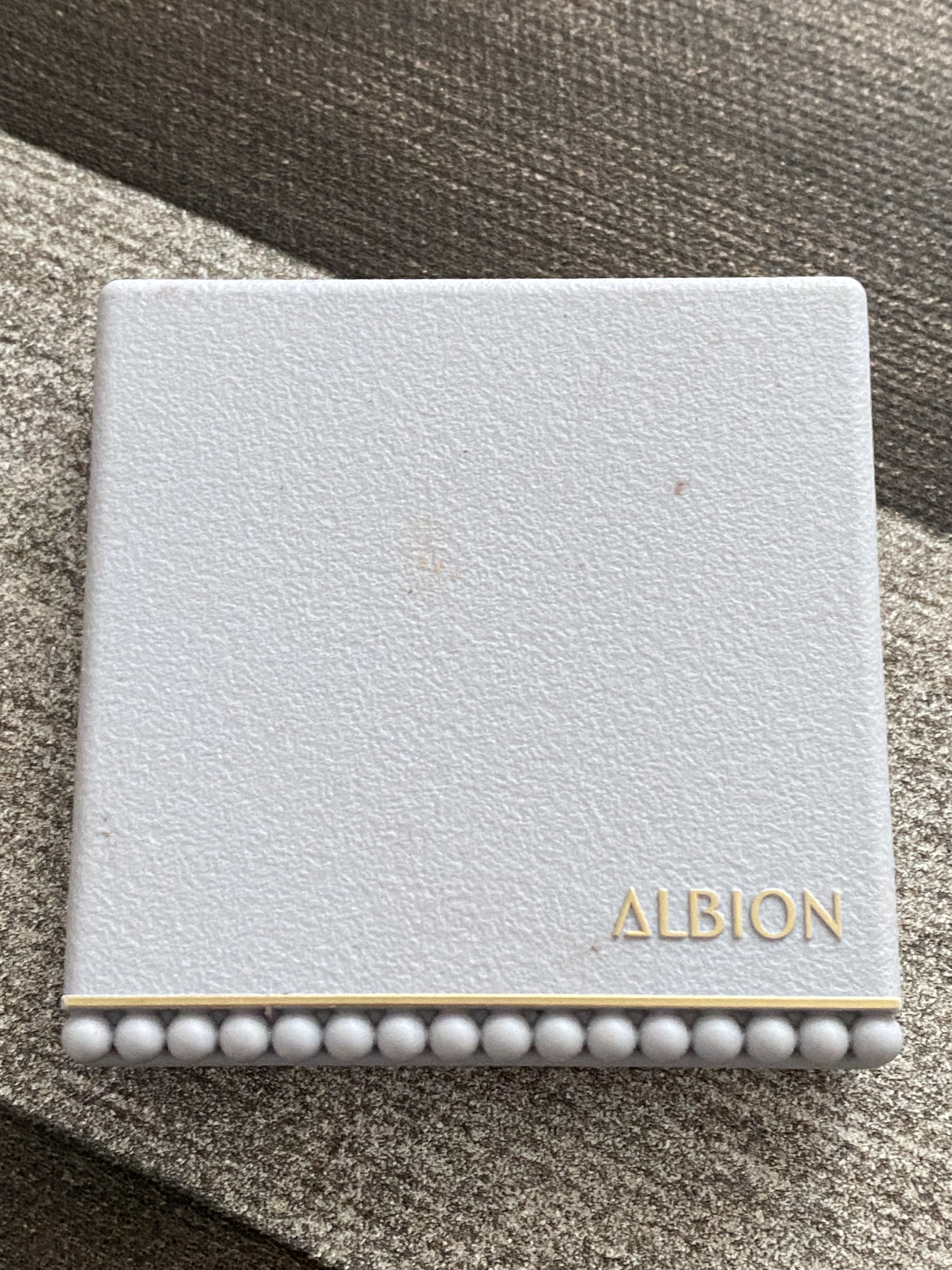 アルビオン スタジオ  オパルセント オーラ/ALBION/プレストパウダーを使ったクチコミ（2枚目）