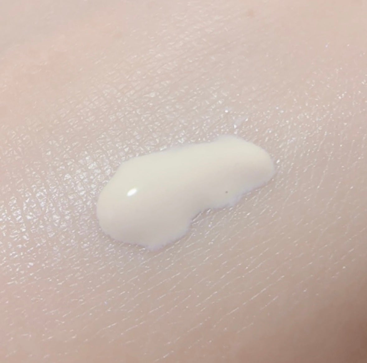 インテンシブ セラム ラディアンス プライマー/BOBBI BROWN/化粧下地を使ったクチコミ(2枚目)