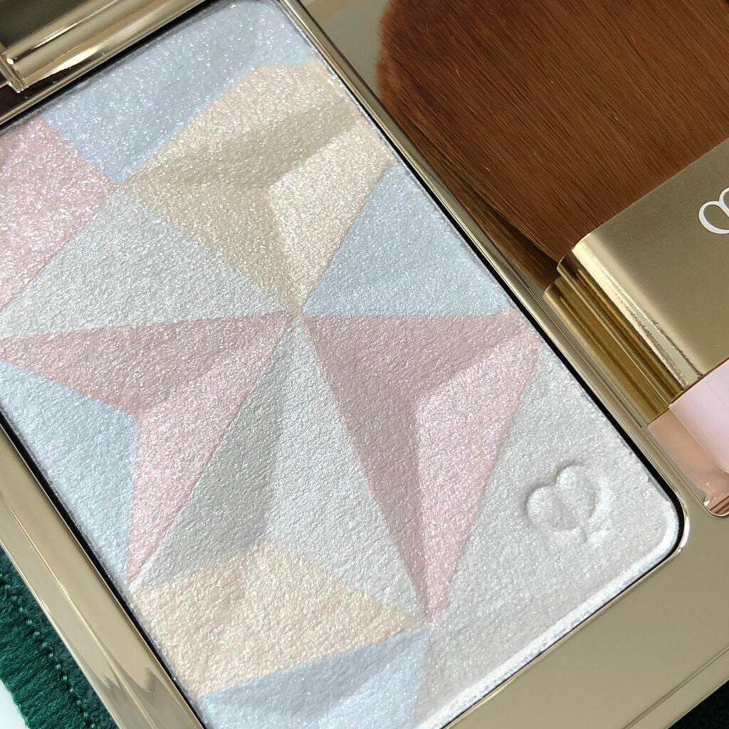 クレ・ド・ポー ボーテ レオスールデクラ/クレ・ド・ポー ボーテ/パウダーハイライトを使ったクチコミ(4枚目)