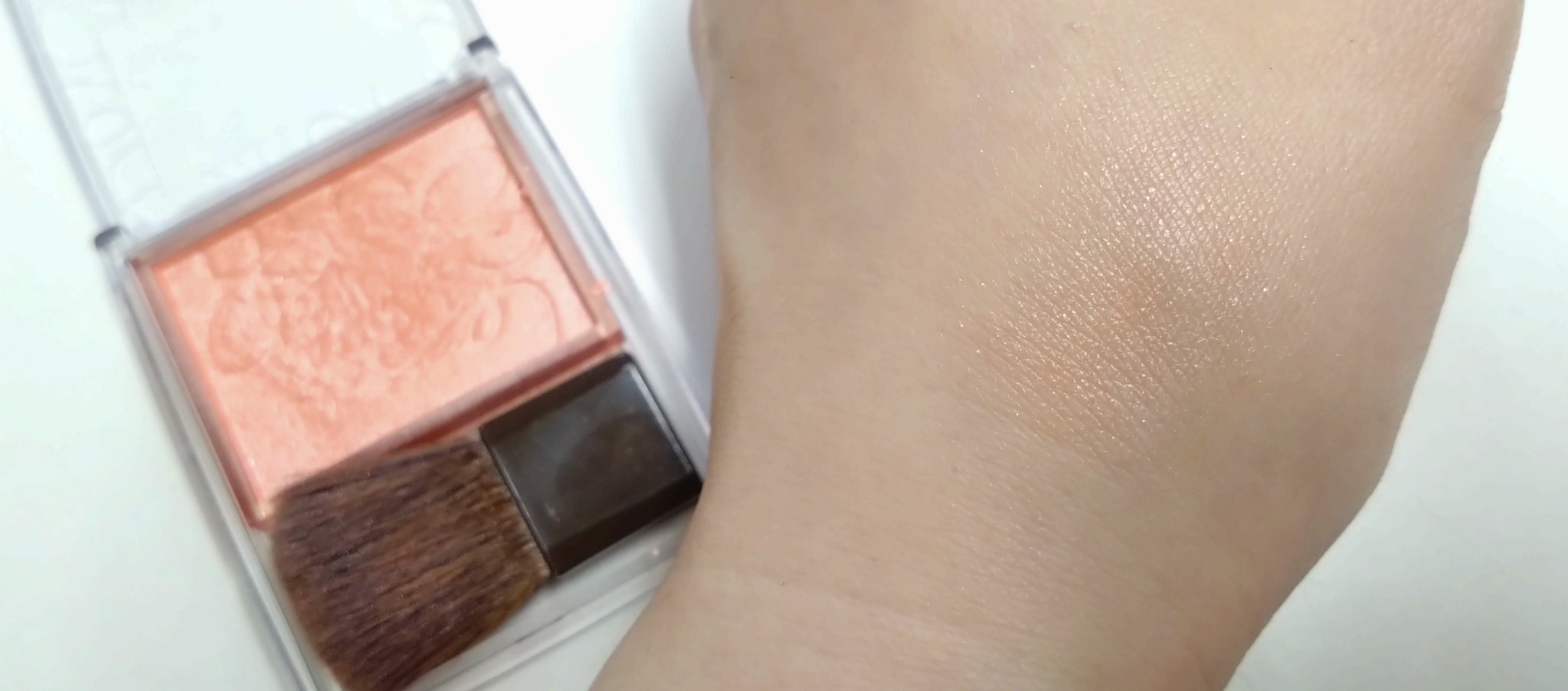 パールグロウニュアンサー N1 コーラルシャワー/CEZANNE/パウダーハイライトを使ったクチコミ（3枚目）