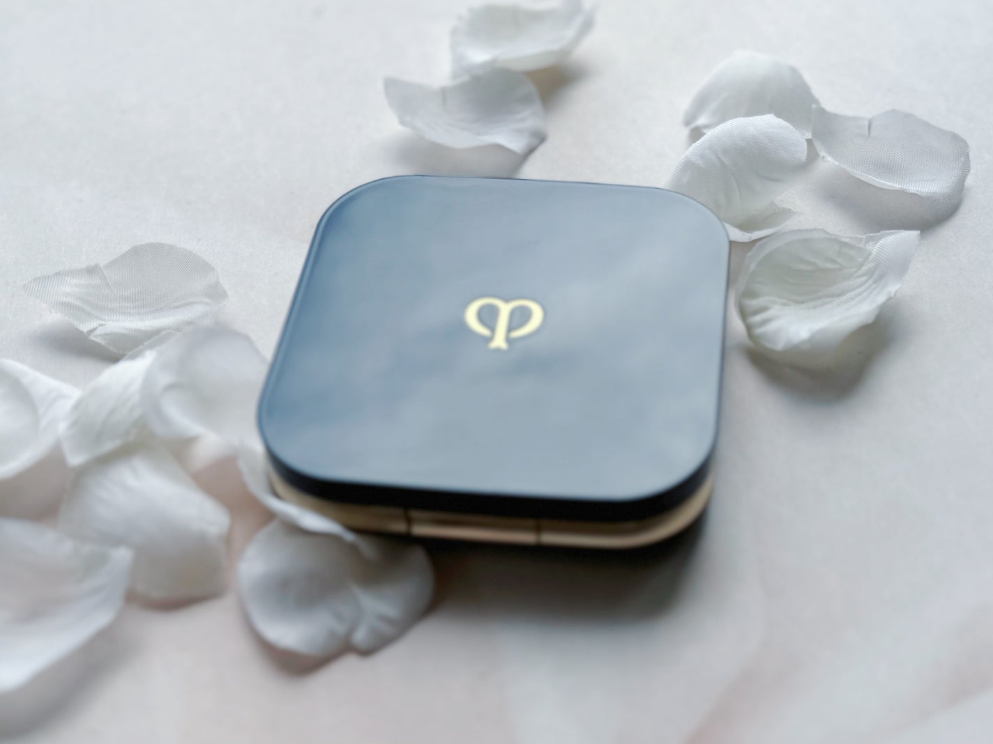 プードルコンパクトエサンシエルn/クレ・ド・ポー ボーテ/プレストパウダーを使ったクチコミ(3枚目)