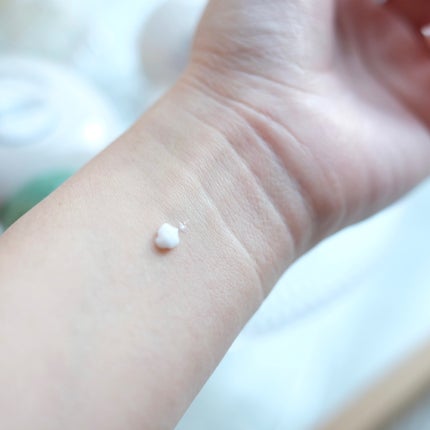 パフューマリー ハンド&ネイルクリーム デューイアルテミシア 50ml/カミール/ハンドクリームを使ったクチコミ(4枚目)