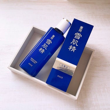 

雪肌精
薬用 雪肌精［医薬部外品］
200ml／税込5500円


約100種類もの厳選された
和漢植物エキスを配合し、
透明感のある雪のような肌へ✨
肌のうるおいバランスを整えて、
乾燥によるくす