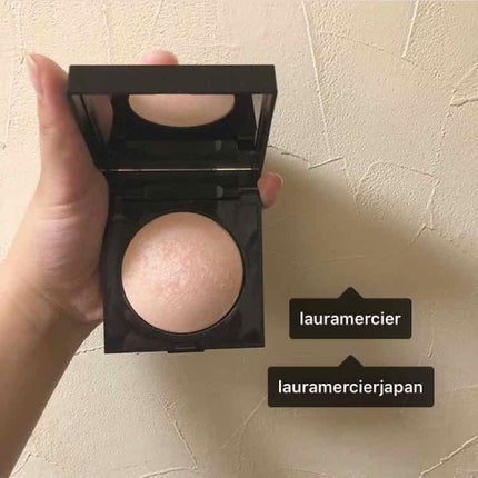 マットラディアンス ベイクドパウダー ハイライト01/ローラ メルシエ/パウダーハイライトを使ったクチコミ(1枚目)