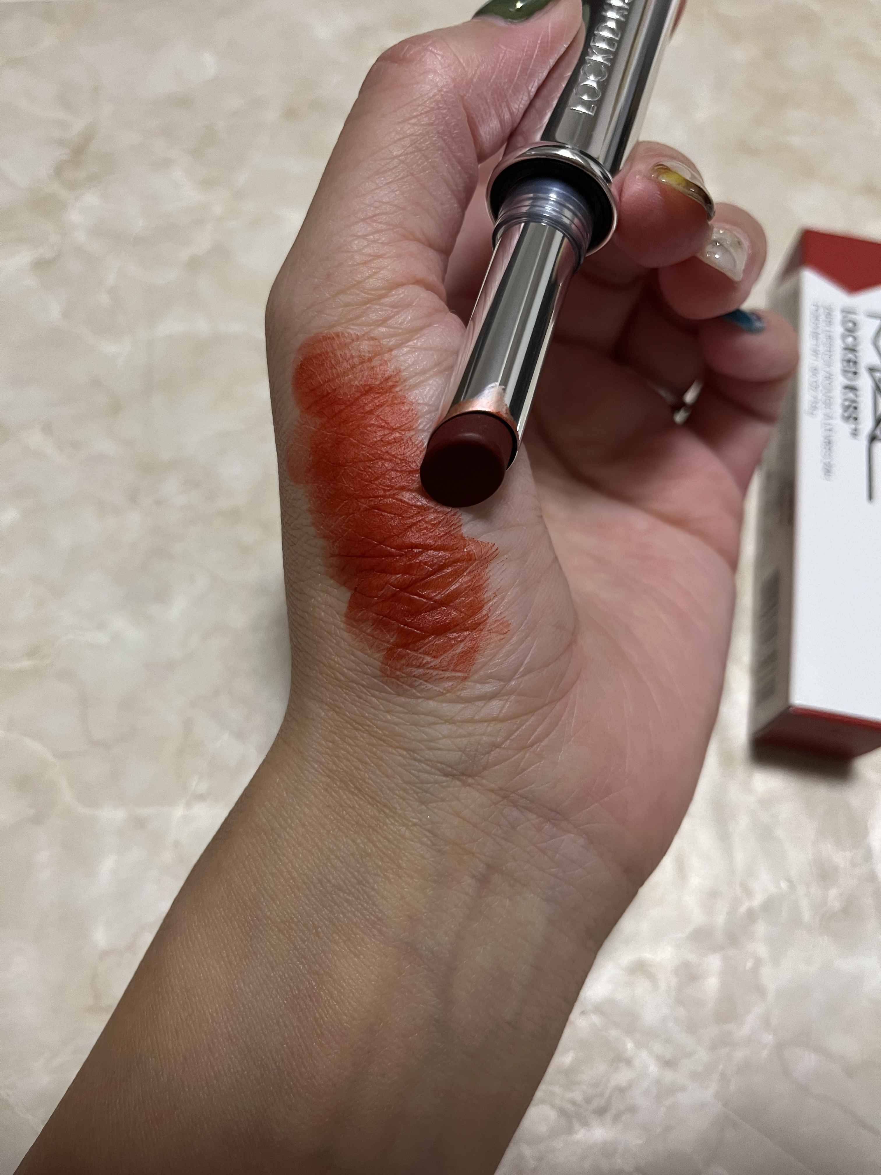 ロックドキス リップスティック ヴィシャス  (インテンス バーント オレンジ)/M・A・C/口紅を使ったクチコミ（2枚目）