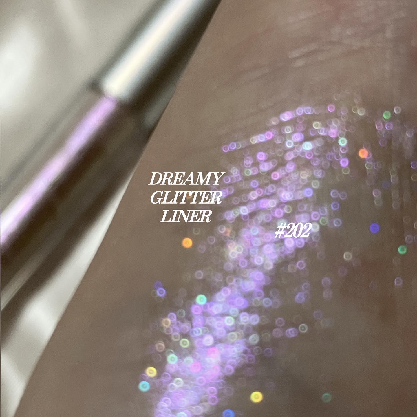 ドリーミー グリッターライナー/Emery Emily/グリッターを使ったクチコミ（2枚目）