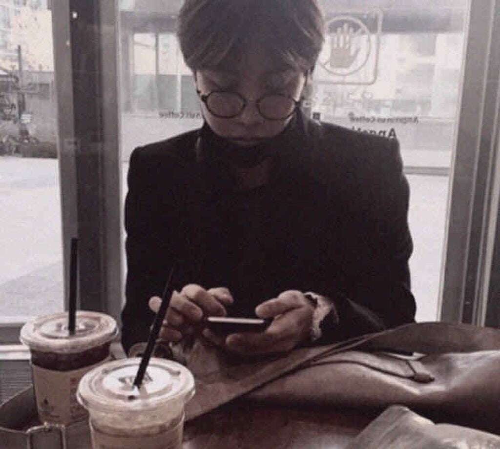 박 마유 on LIPS 「🐷☁️推しと健康のため☁️🐷/ヤバイ。うん、ヤバイ。痩せないと..」(3枚目)