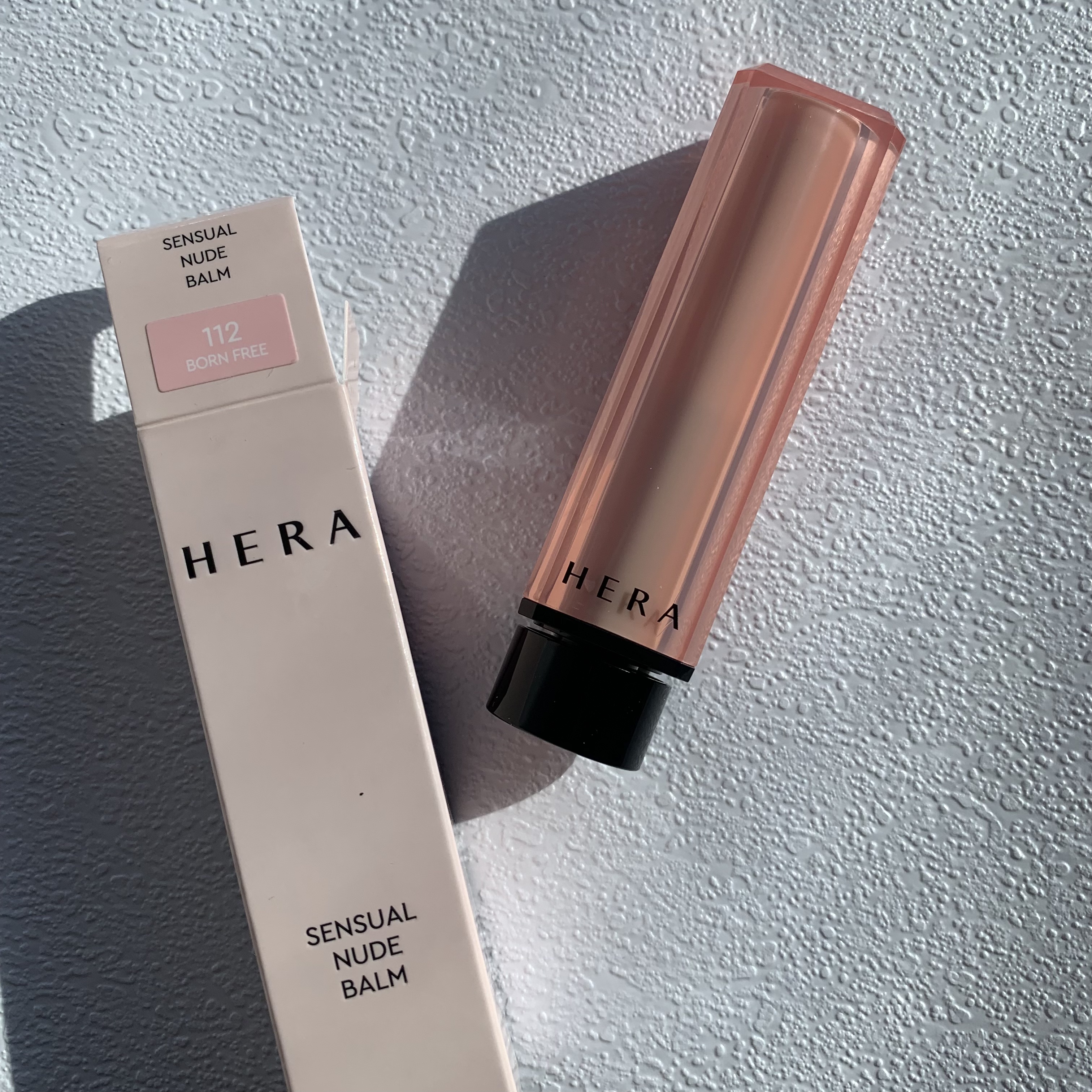 センシュアル ヌードバーム 112 BORN FREE/HERA/リップバームを使ったクチコミ（2枚目）