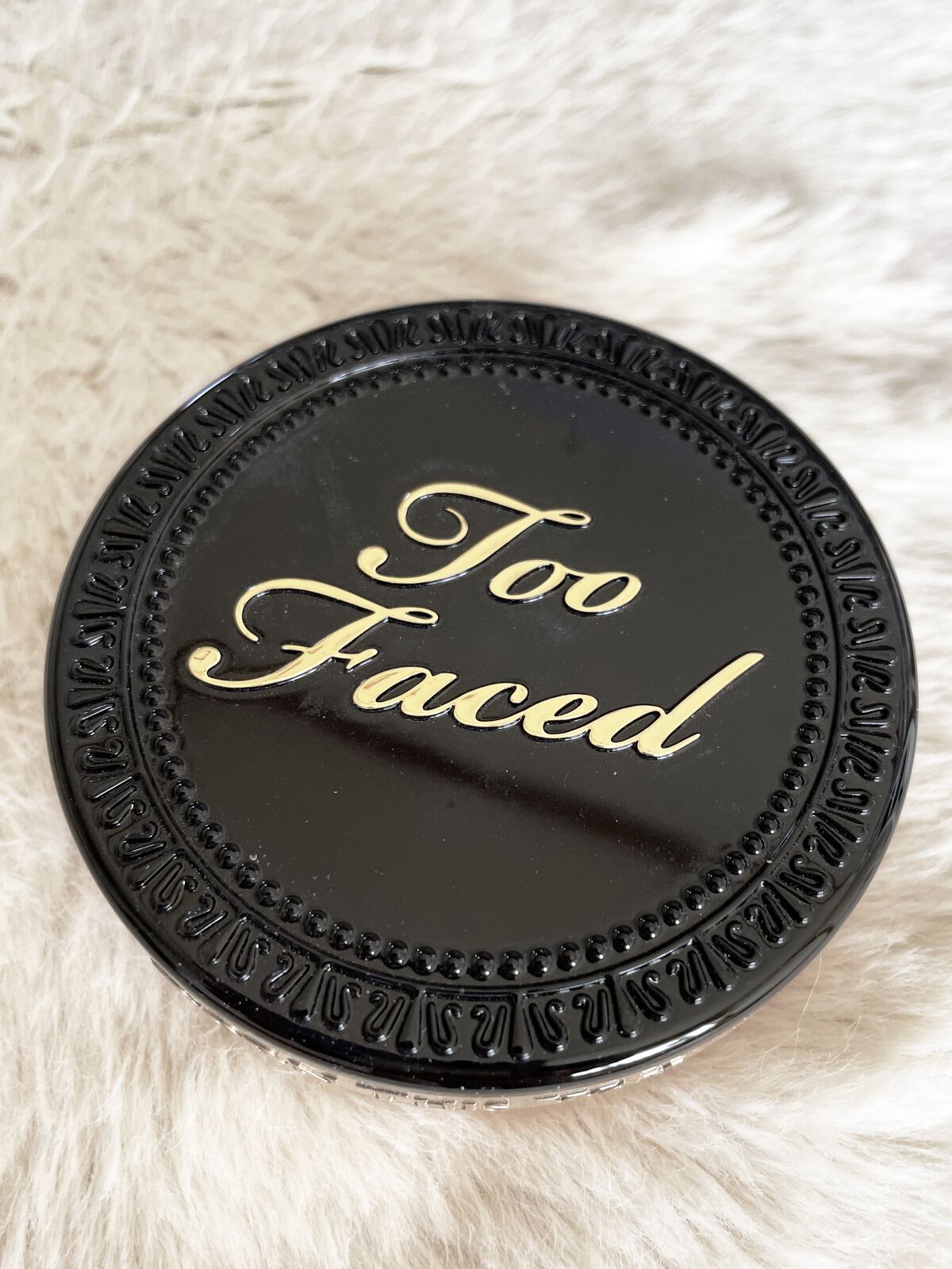 ボーン ディス ウェイ マルチユース コンプレクション パウダー ポーセリン/Too Faced/パウダーファンデーションを使ったクチコミ（1枚目）