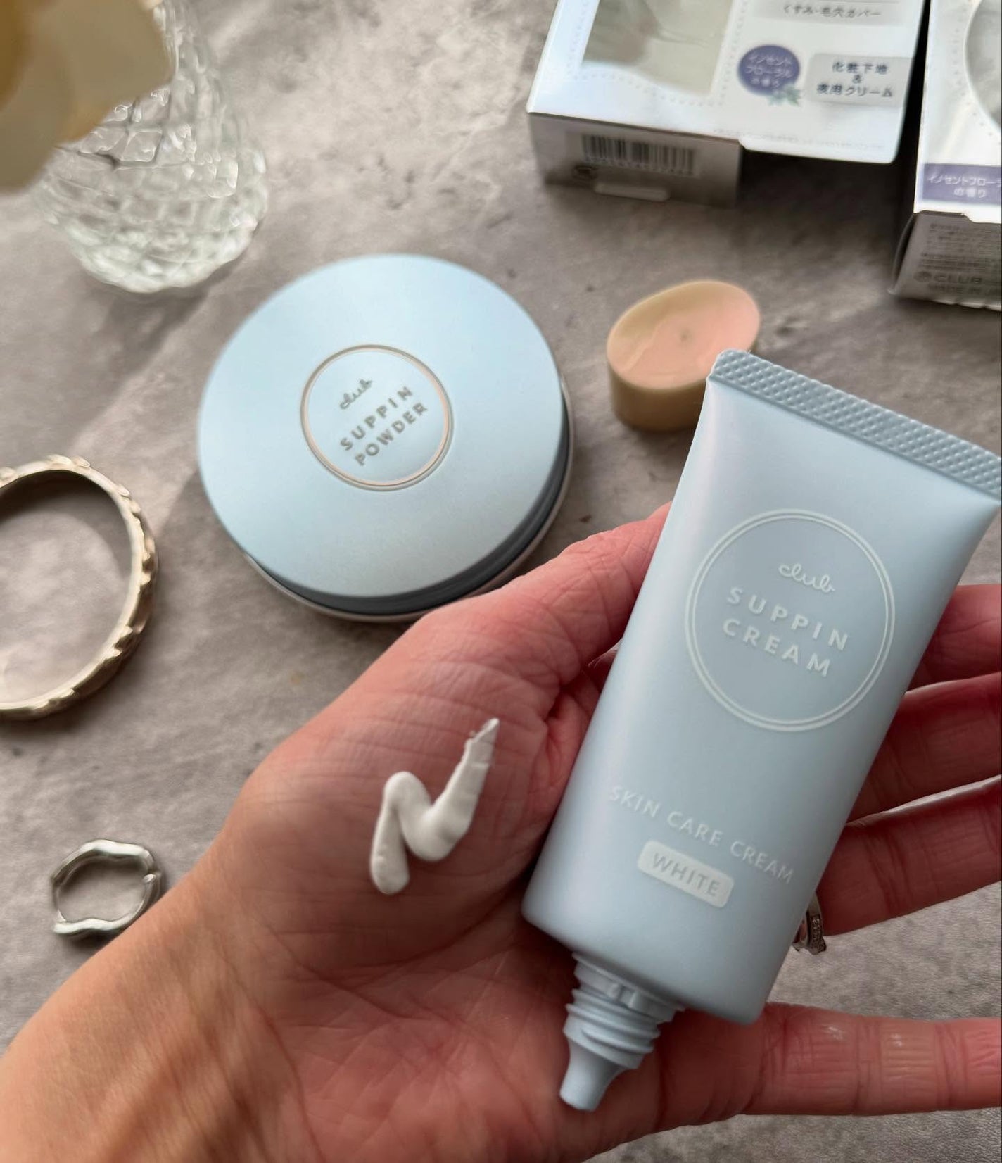 すっぴん ホワイトニングパウダーA/クラブ/プレストパウダーを使ったクチコミ(3枚目)