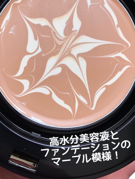 VT エッセンススキンファンデーションパクトのクチコミ「【⠀水光パクト💧ほっぺ比較あり📸 】
マーブルは高水分美容液とファンデーション
・高水.....」(3枚目)
