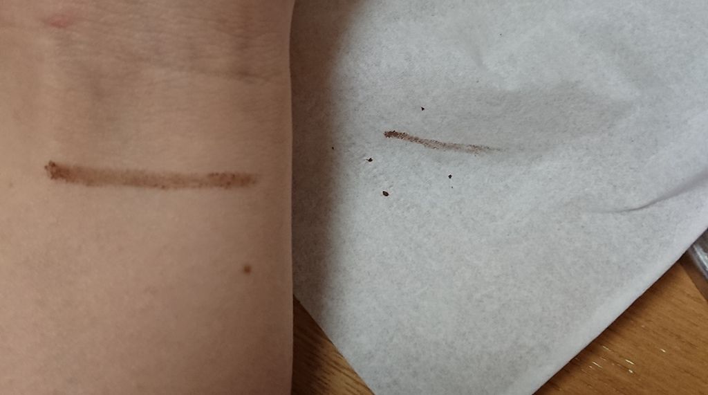 FASIO チップトリック パウダー アイブロウのクチコミ「うーん…と思ったファシオのチップアイブロウです🐥💦
写真映えするように少しデコりました。（限界.....」（2枚目）