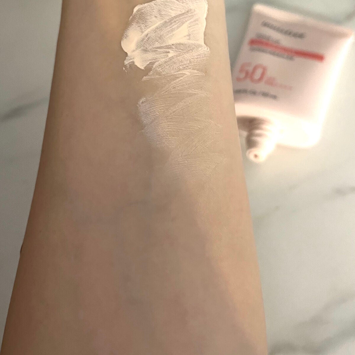 トーンアップ ノーセバム サンスクリーン SPF50+ PA++++/innisfree/日焼け止めクリームを使ったクチコミ(5枚目)