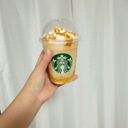 H.kanami on LIPS 「スタバのまぁまぁ新作のバナナブリュレフラペチーノを飲みましたバ..」(4枚目)