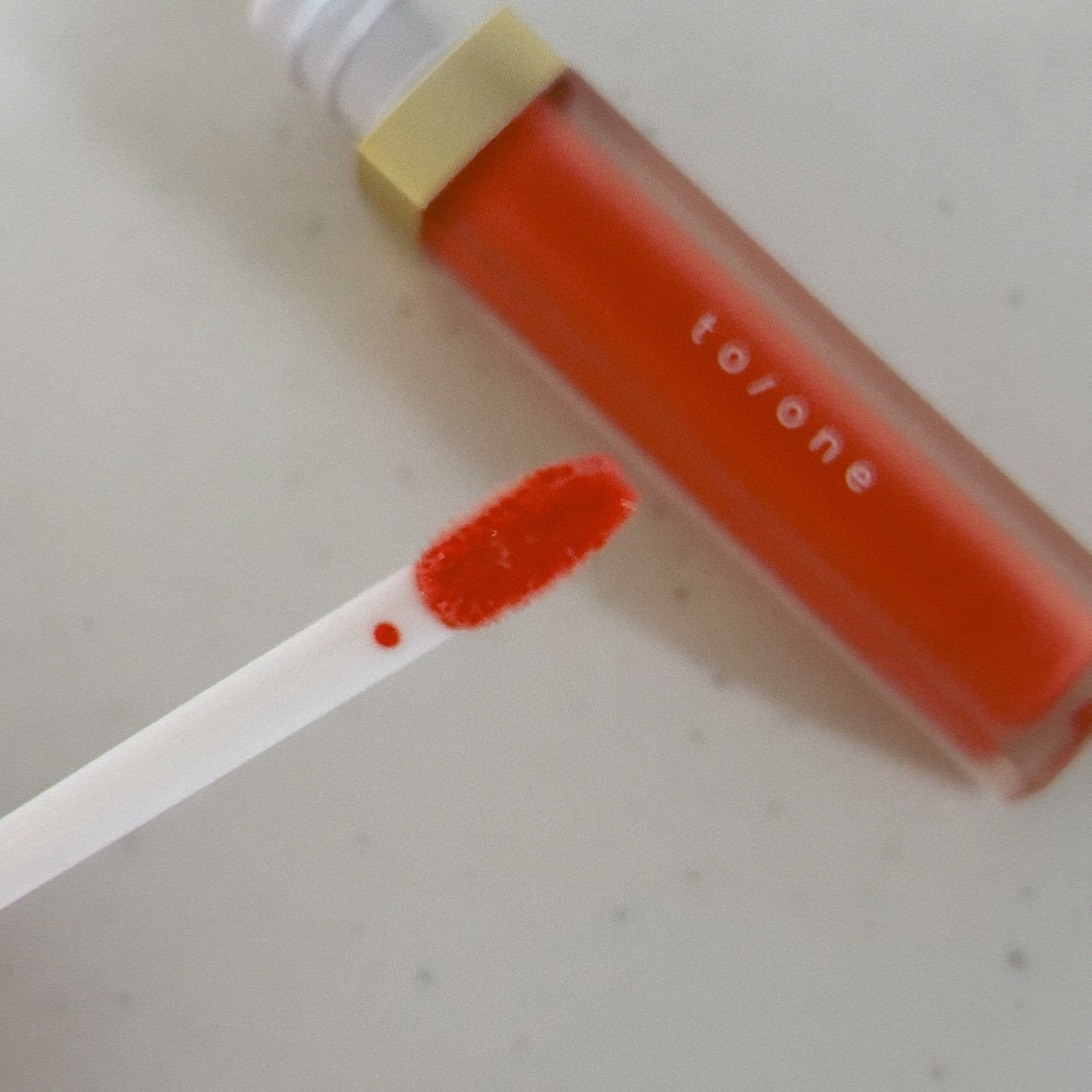 トーン ペタル エッセンス カラー バター/to/one/リップグロスを使ったクチコミ（3枚目）