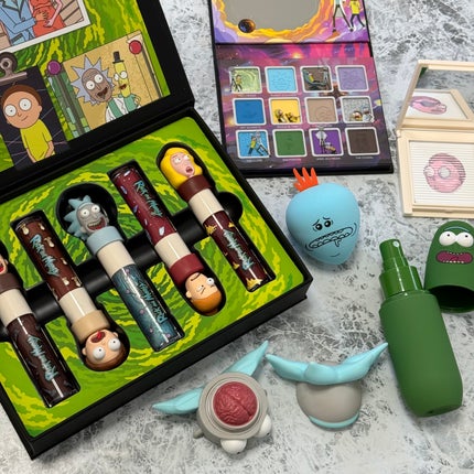 SHEGLAM SHEGLAM x Rick and Morty Mr. Meeseeks Beauty Spongeのクチコミ「ちょい前から目を付けてたユニークコスメ🩷
可愛すぎるし使うのが毎度楽しくなるの⚡
発色も良いし.....」(1枚目)