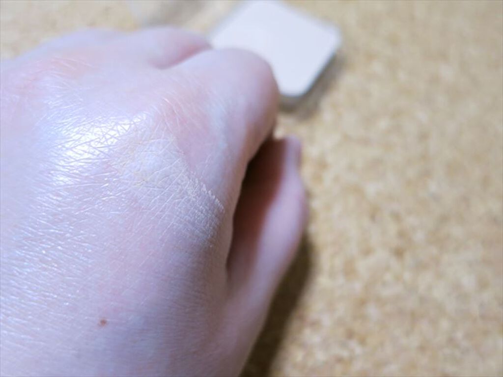 LB シームレスパウダーファンデーションのクチコミ「LBのマスカラを気に入ってから、アイライナー等と一緒にこちらを購入。

使い勝手が悩ましく.....」（1枚目）