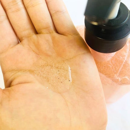 スクラブボディウォッシュ フラワーマーケット ホワイトチューリップ/LUV SCENT/ボディスクラブを使ったクチコミ(4枚目)