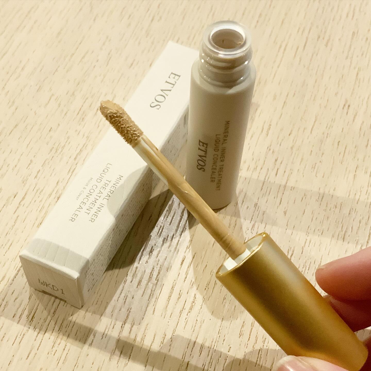 ミネラルインナートリートメントリキッドコンシーラー ナチュラルベージュ/エトヴォス/リキッドコンシーラーを使ったクチコミ（2枚目）