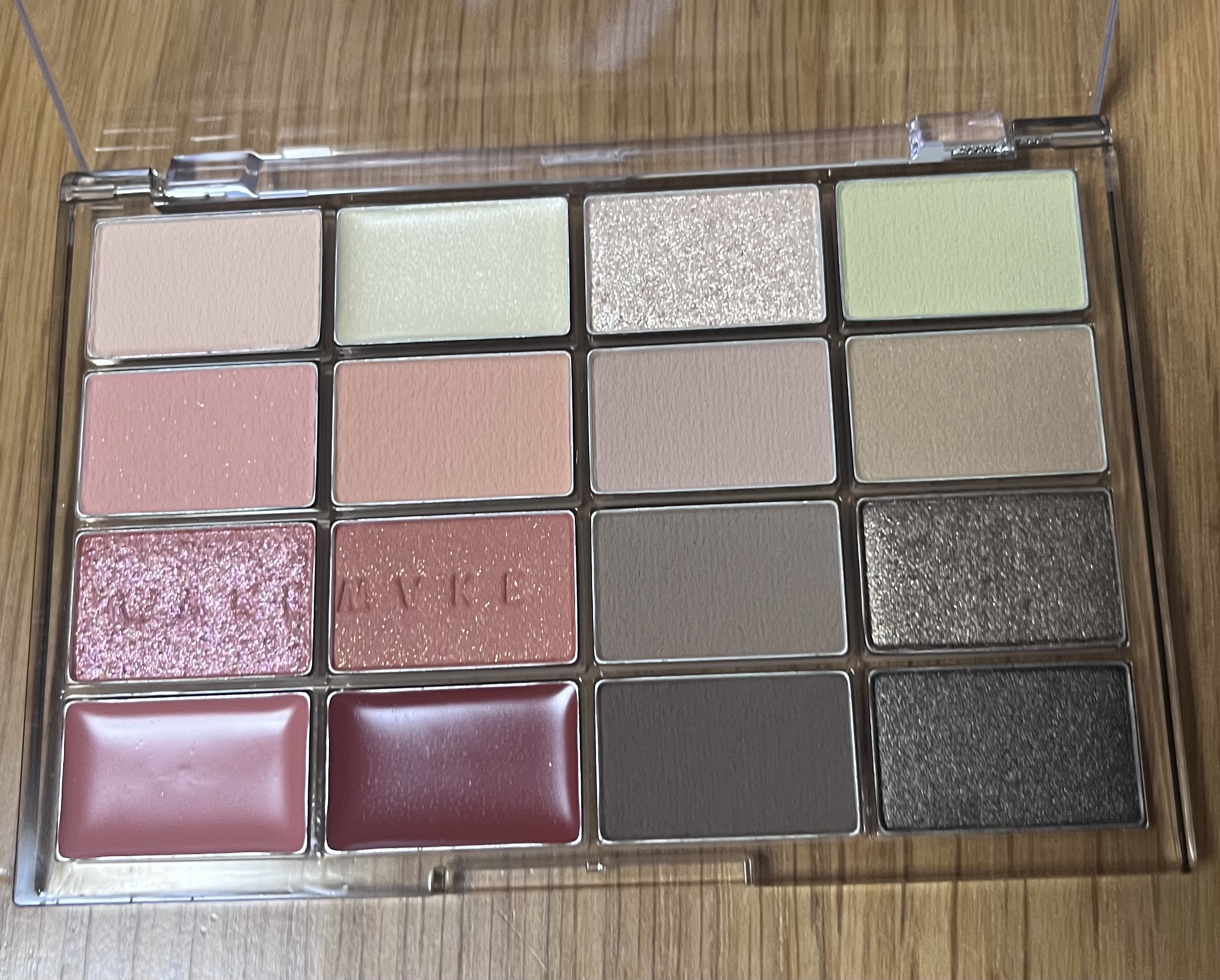 ソフトブラーリングアイパレット/wakemake/アイシャドウパレットを使ったクチコミ（1枚目）