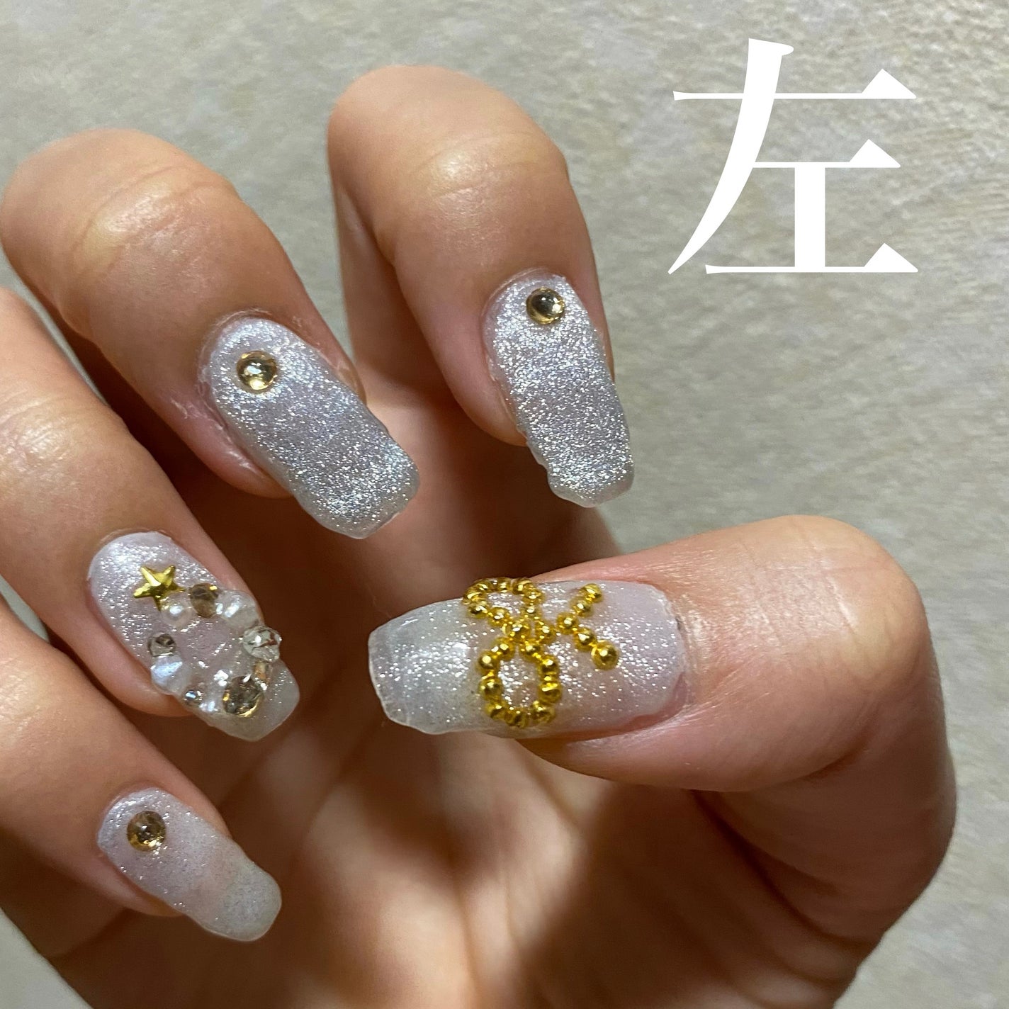 ⭐️ぺろ⭐️『フォロバ100%』 on LIPS 「100均とSHEINのみで出来る冬ネイルを紹介します❄️🌨️金..」(6枚目)