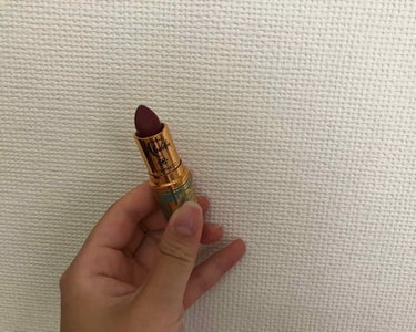 MAC リップスティック
こちらの商品は日本では売っておらずBUYMAというネットショップで買いました！！
MACとアラジンのコラボ商品とかもう私得でしかなくて、、🥺💗
このお色味可愛すぎませんか？
R