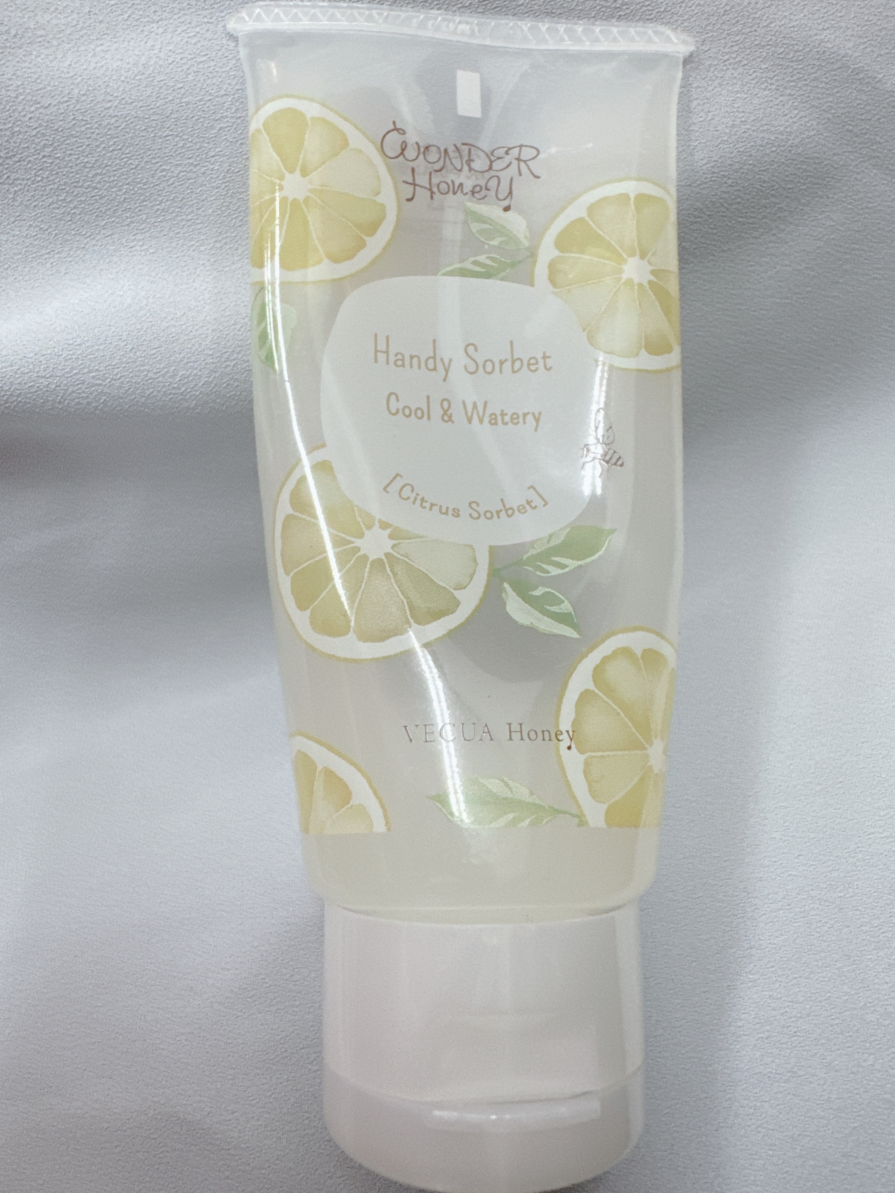 ワンダーハニー ひんやりハンディソルベ シトラスソルベ/VECUA Honey/ハンドクリームを使ったクチコミ（3枚目）