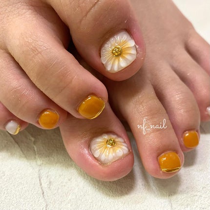 Natsumi◎nailist on LIPS 「footnail..#ネイル#ネイルデザイン#ネイルアート..」(1枚目)