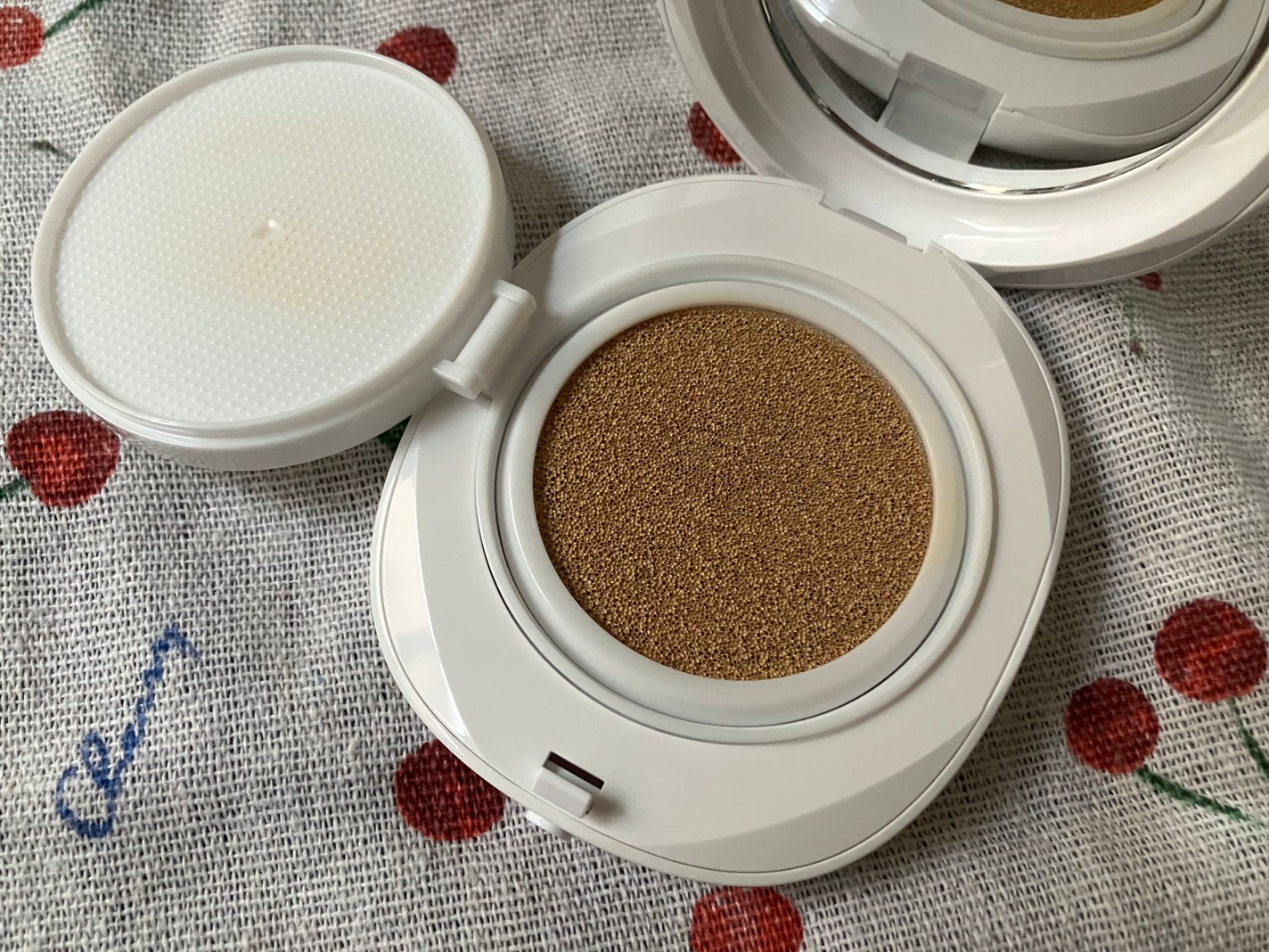 Pebble Glow Cushion/EITHER&/クッションファンデーションを使ったクチコミ(3枚目)