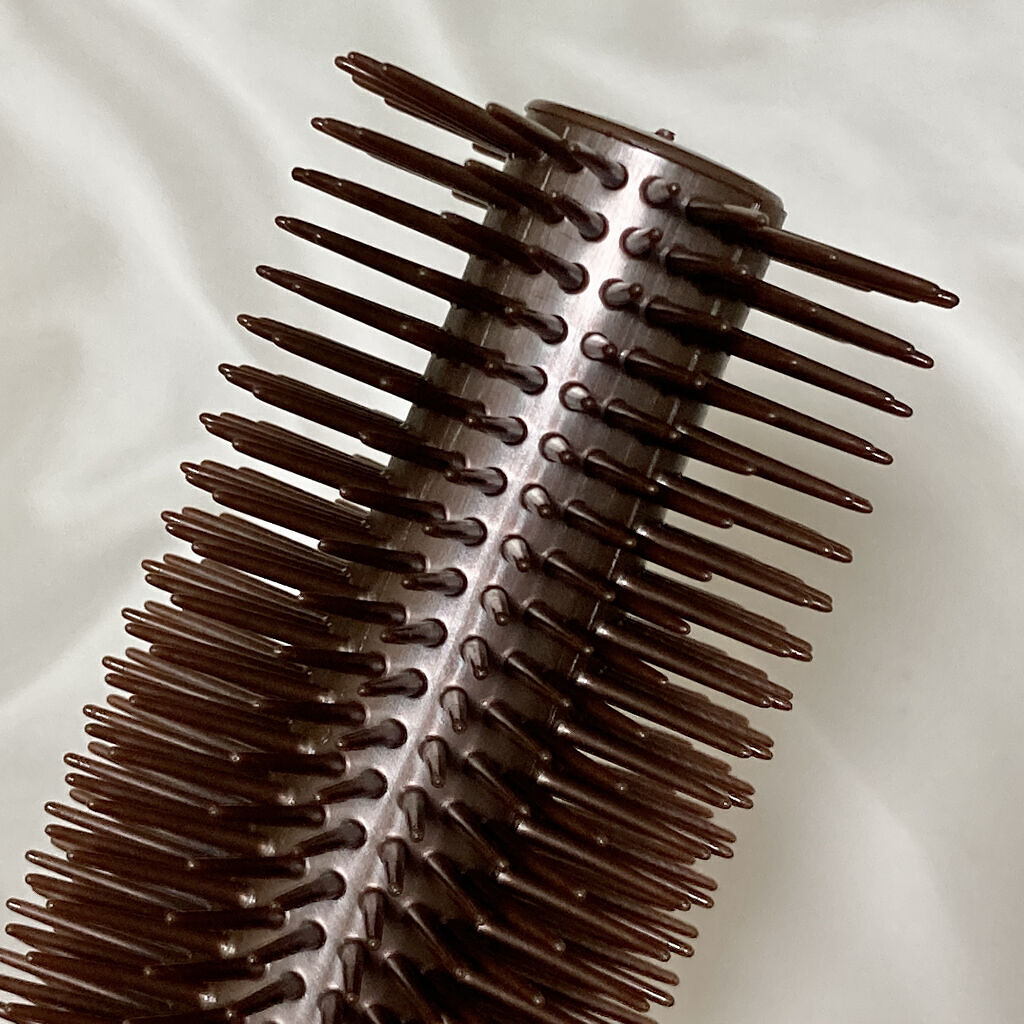 椿ロールブラシ/DAISO/ヘアブラシ by ネイリスト&ライター Satomi 