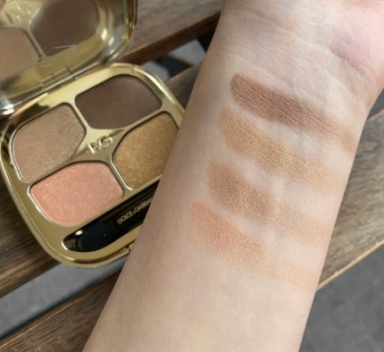 フェリンアイズ インテンスアイシャドウ クアッド/DOLCE&GABBANA BEAUTY/アイシャドウパレットを使ったクチコミ(2枚目)