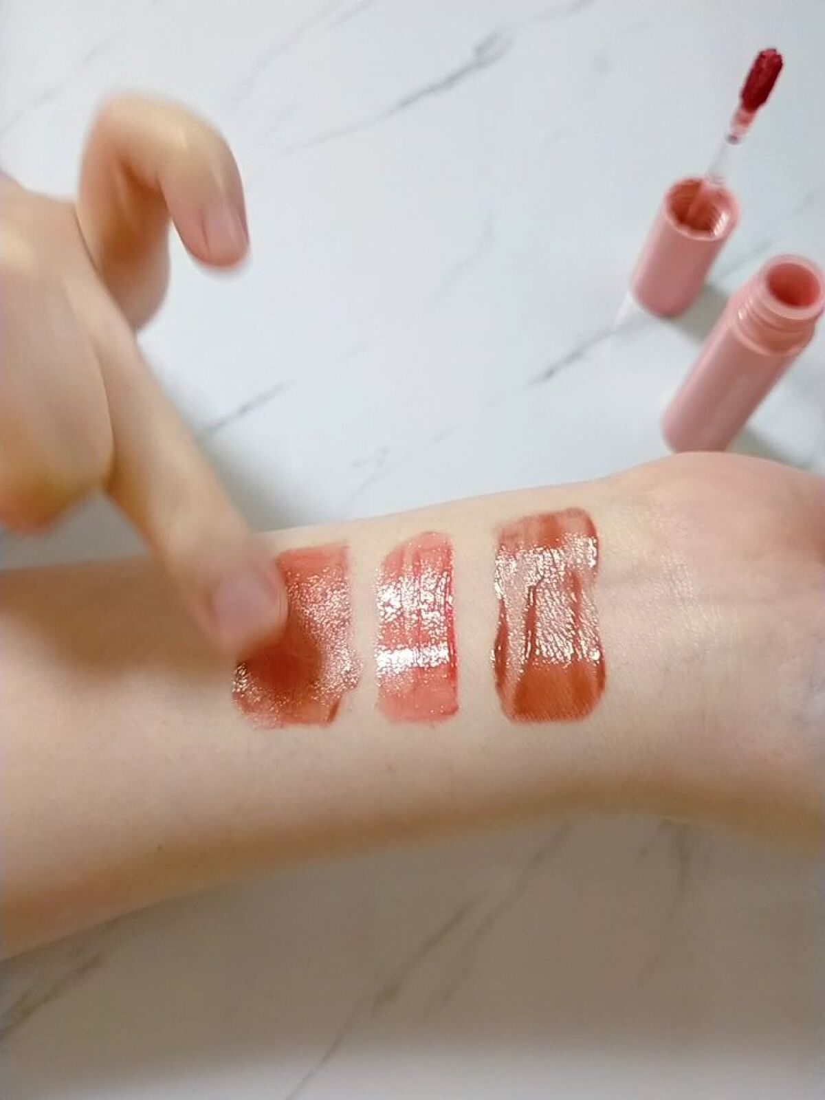 ジューシーラスティングティント/rom&nd/リップティントを使ったクチコミ（3枚目）