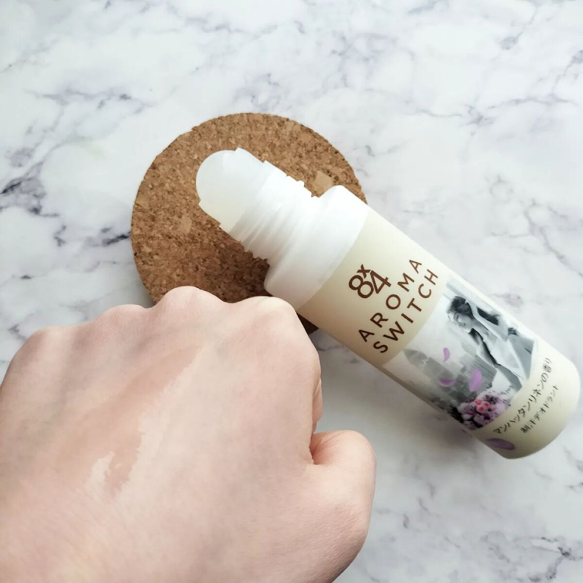 8x4 アロマスイッチ ロールオン マンハッタンリネンの香り/８ｘ４/デオドラント・制汗剤を使ったクチコミ（3枚目）