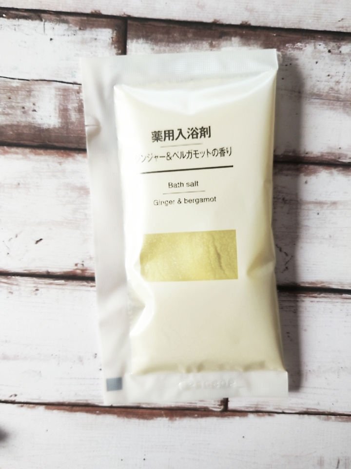 薬用入浴剤 カモミール＆ゼラニウムの香り/無印良品/無機塩系入浴剤を使ったクチコミ（2枚目）