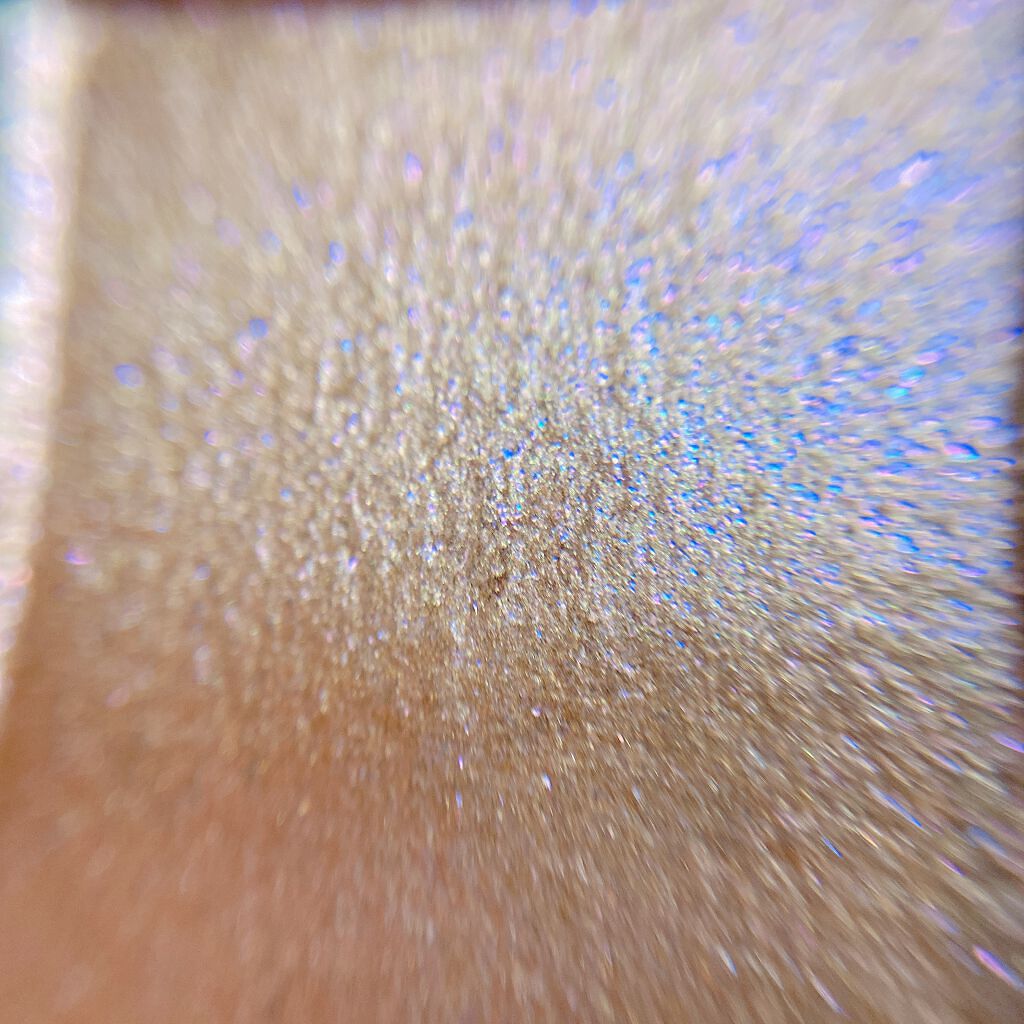 シアー グリッターアイズ/KiSS/単色アイシャドウを使ったクチコミ(3枚目)