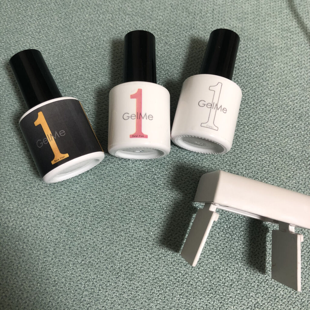 Gel Me１スターターキット

おうちで簡単セルフネイル💅🏼

LOFTで購入しました！

・剥せるベース
・トップコート
・カラージェル
・ライト
で、8000円くらいだったと思います！

私の爪には剥せるベースとの相性が悪いのか塗