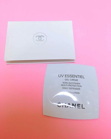 💜CHANELの試供品紹介

卒業祝いにお友達にシャネルのグロスを母が買いました！！
その時に貰った試供品です！

日焼け止めとファンデーションです。
まだ使っていないので、夏になったら使って感想を伝え