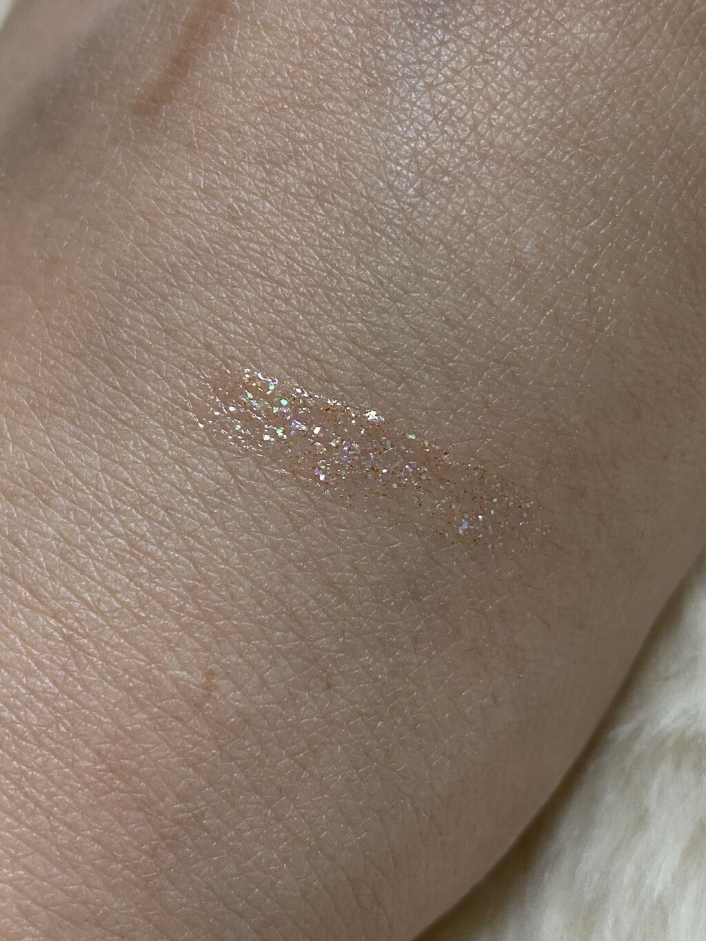 トゥインクルグリッター 04 ハニースター（グリッターパールタイプ） /VAVI MELLO/グリッターを使ったクチコミ（2枚目）