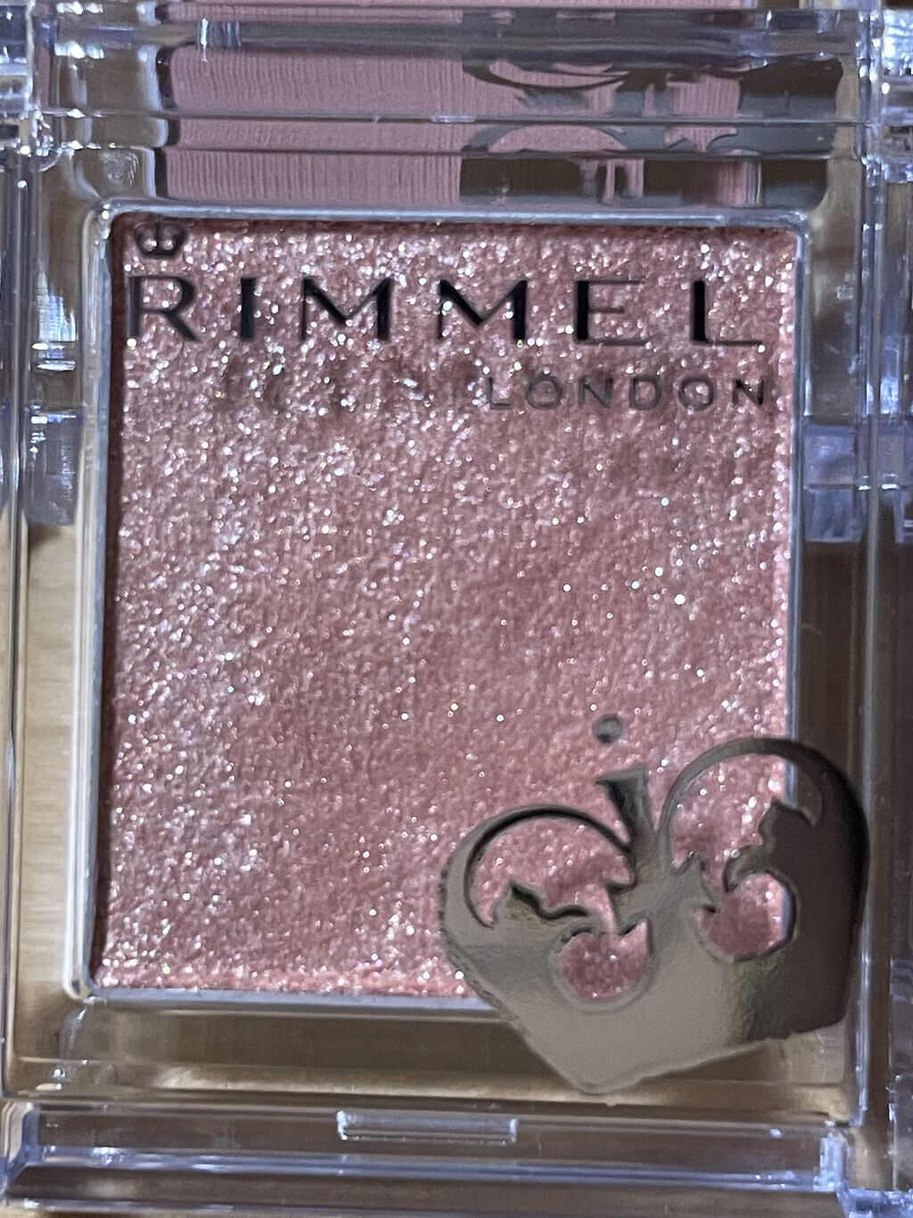 プリズム パウダーアイカラー/リンメル ロンドン/単色アイシャドウを使ったクチコミ（1枚目）