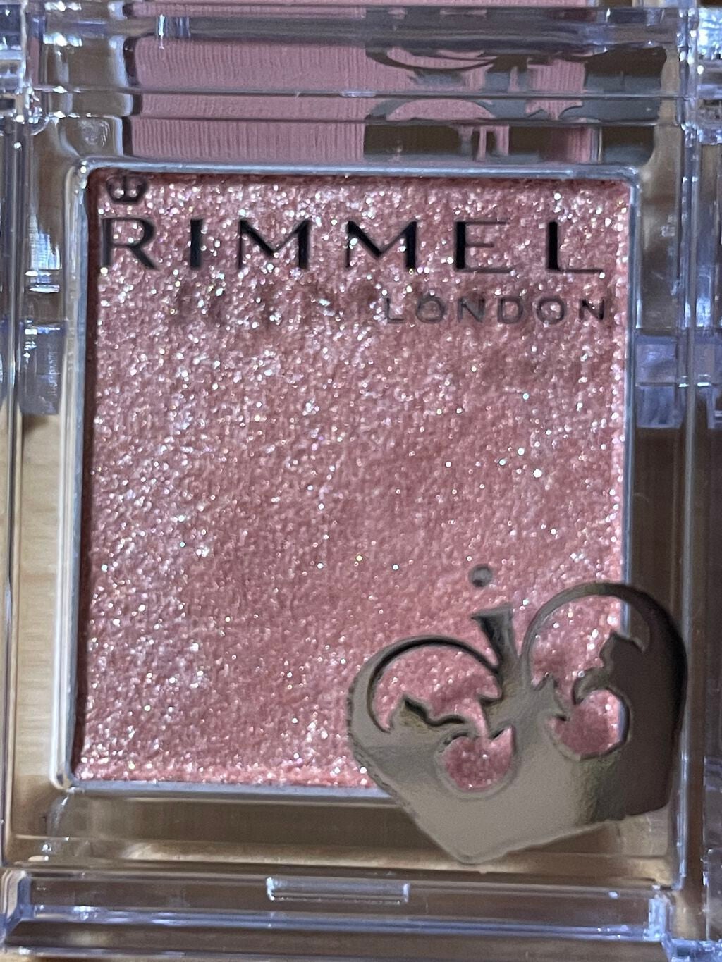 プリズム パウダーアイカラー/リンメル ロンドン/単色アイシャドウを使ったクチコミ(1枚目)