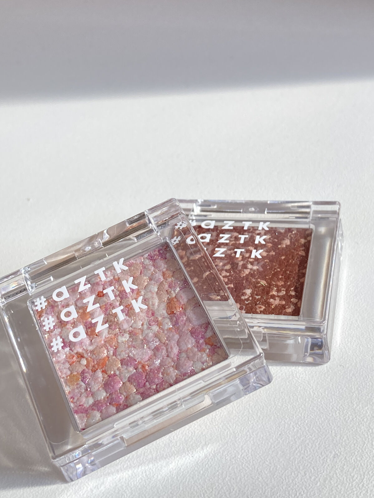 シングルアイシャドウ/aZTK/単色アイシャドウを使ったクチコミ（2枚目）