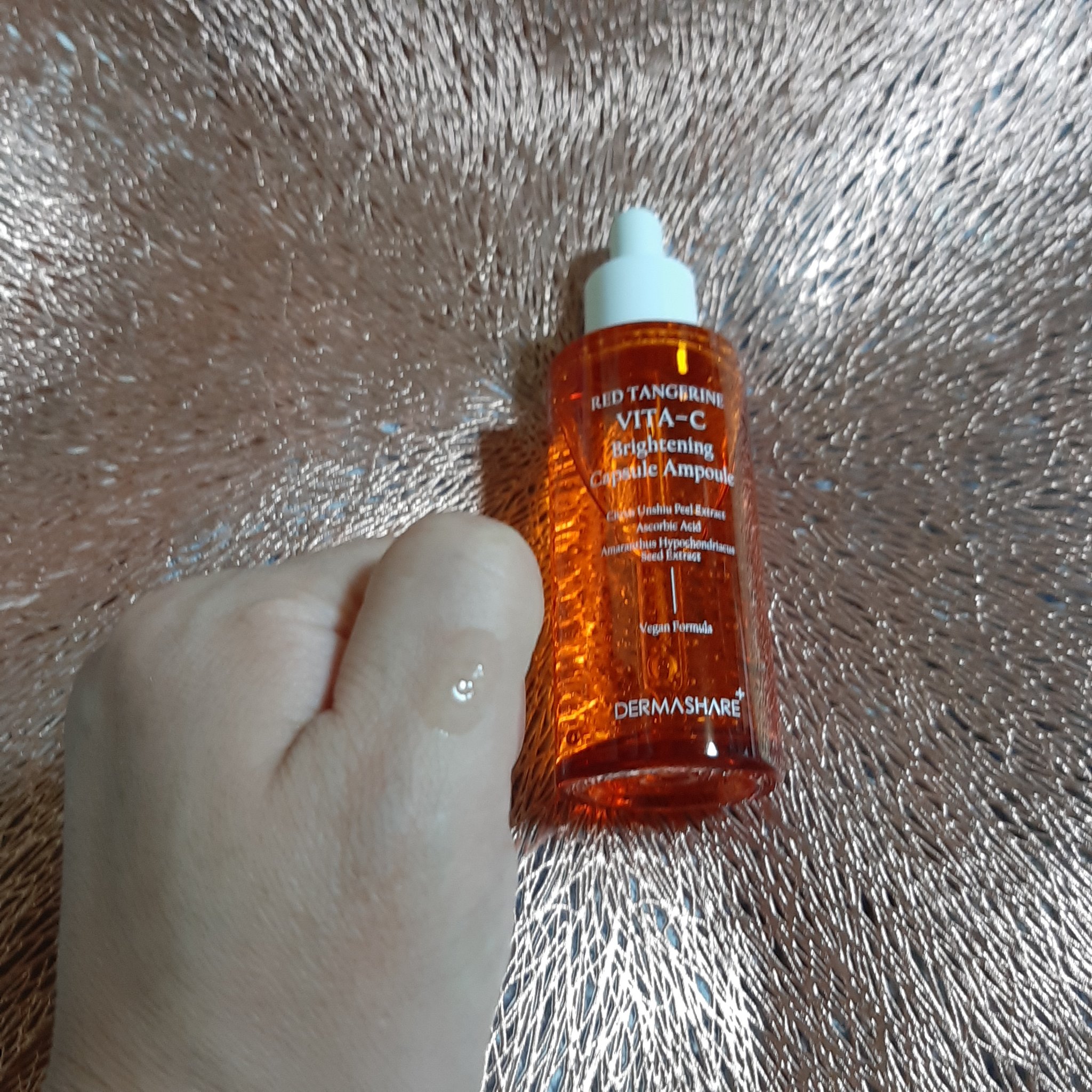 レッドタンジェリンVITA-Cカプセルセラム/DERMASHARE/美容液を使ったクチコミ（3枚目）